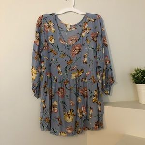 Floral v neck long sleeve blouse!